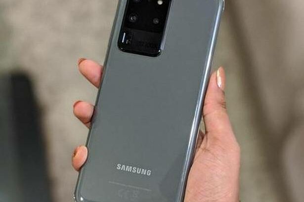 Samsung Galaxy S20 ultra grey